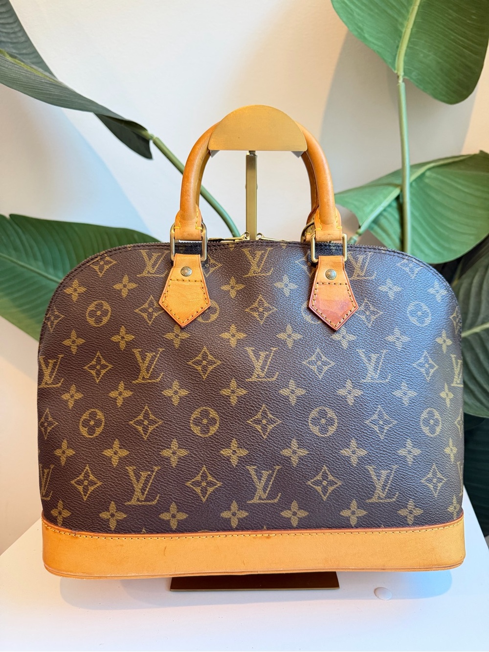 Louis Vuitton ‘Alma PM’ - Picture 2 of 12